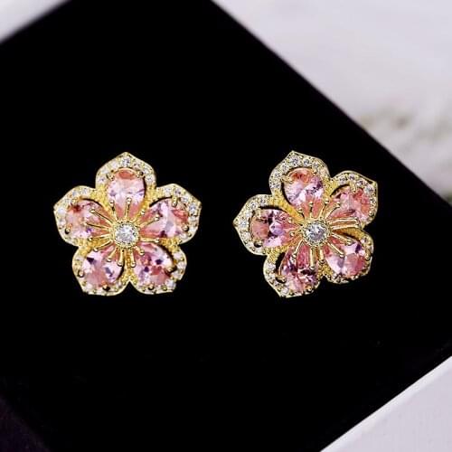 Sweet Chrysanthemum Earrings For Women 2021 New Fashion Three-Dimensional Crystal Flower Ear Stud Gold-Plated Brand Jewellery