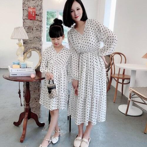 Mother Daughter Chiffon Long-sleeved Long Dress 2021 Spring Summer New Parent-child Wear Waist V-neck Retro Temperament Dress
