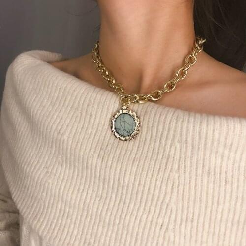 Fashion Jewelry Big Chain Necklace Popular Design Metal Golden Plating Round Green Composite Stone Pendant Necklace For Women