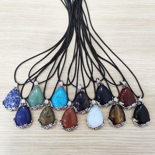 Natural Exquisite Inlaid Gemstone Pendant Fashion Luxury Agate Crystal Necklace Womens Simple and Versatile Valentine Day Gift