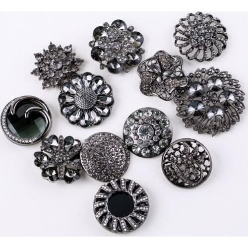 Womens metal personality creative button hollow flower inlaid diamond button high grade luxury suit coat decoration crafts