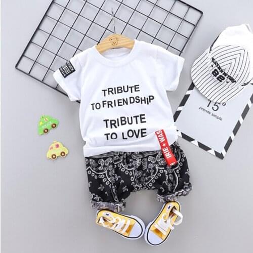 Summer boys' short-sleeved suit 2021 childrens new letter T-shirt printed shorts two-piece childrens fashion suit 1-2-3 years