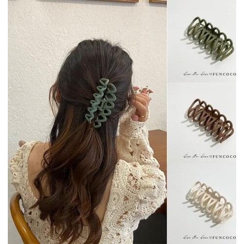 MueRaa Women Girls Big Twist Crab Hair Clips Hair Claws Hair Accessories Korean Style Solid Lady Trendy Lady Hairgrip Barrette