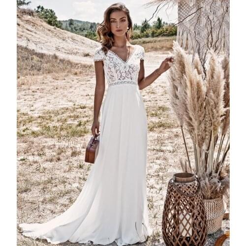 2021A-Line Simple Beach Bridal Gowns Chiffon Floor Length V-Neck Brush Train Backless Bohemian Wedding Dress Vintage Lace платье