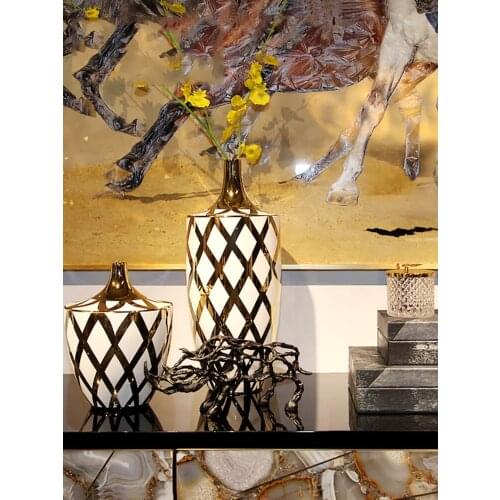 Melbourne Style Golden Cross Line Pattern Ceramic Vase Crafts Home Accessories Decor Desktop Porcelain Ornaments Wedding Gifts