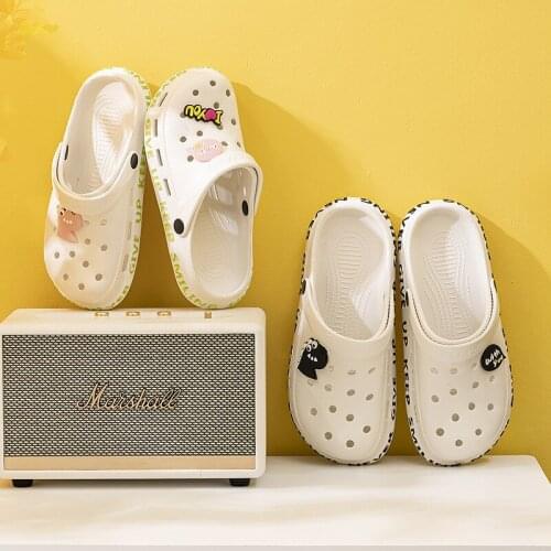 2021 New Fashion Casual Summer Women Shoes Hole Shoes Baotou Cute Non-Slip Breathable Womens Slippers Beach Sandals