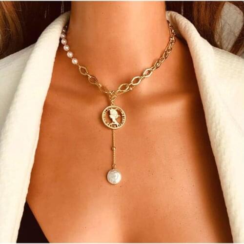 2021 New Choker Necklace Alloy Hollow Out Human Head Pendant Necklaces European Neckwear Clavicle Necklaces Gold Pearl Jewelry