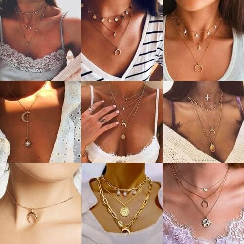 Vintage Multilayer Necklace Necklace Lady Gold Beads Moon Horn Korai Snake Snake Pendant Necklace For Woman Jewelry For Women