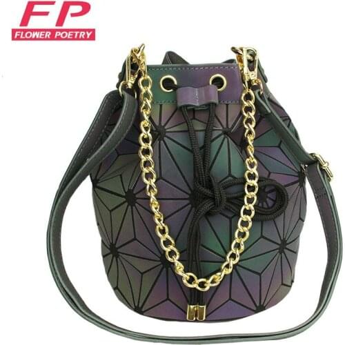New Luminous Women Drawstring Bucket Bags Geometry Plaid Shoulder Bags Folding Chains Handbag Diamond Casual Tote Bucket Bag