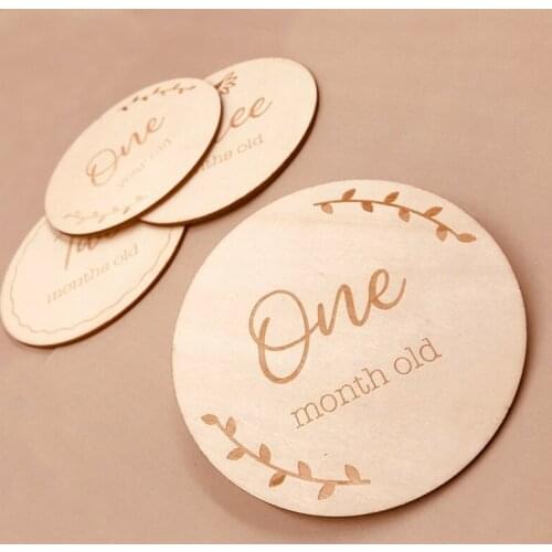 40JC Wooden Baby Milestone Cards Newborn Baby Birth Monthly Growth Recording Cards