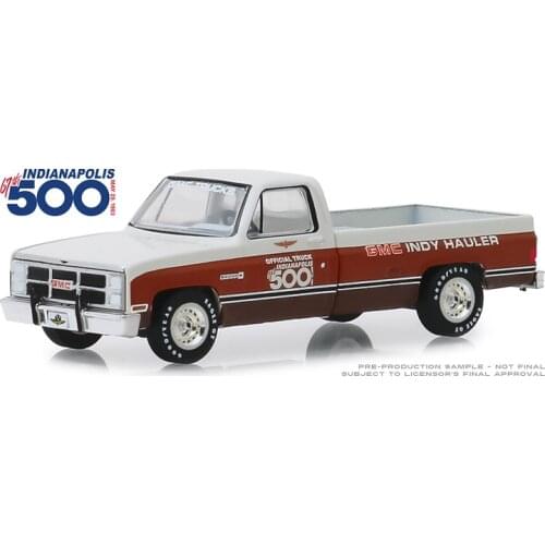 GreenLight 1:64 1983 GMC Sierra Classic 500 boutique alloy car toys for children Model original box