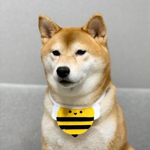 Lovely Dog Collar Bee Saliva Towel Bib Flower Knitted Handkerchief Pet Supply Cute Lace Towel Soft Scarf