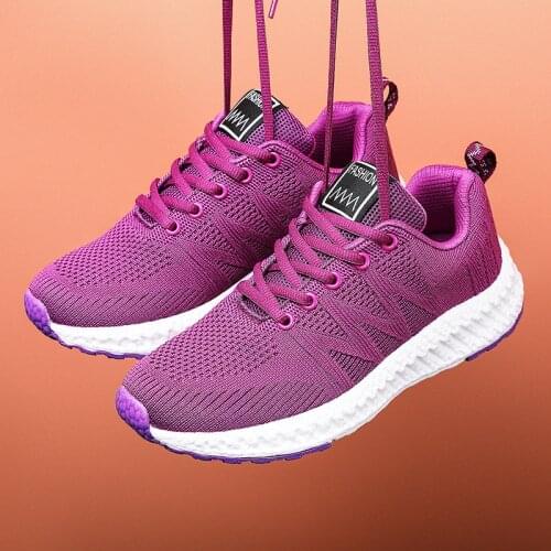 Flying Weaving Womens Sports Shoes Mesh Casual Flat-Bottom Lightweight Running All-match Black Travel Shoes 2021 New