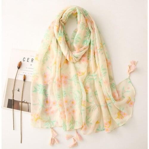 2021 Fashion Flower Print Tassel Scarf Shawls Women Trendy Long Floral Pattern Hijab Wrap Free Shipping