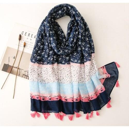 2021 Fashion Bohemian Floral Tassel Viscose Hijab Scarf Maxi Wrap Scarves Headhand Shawls Muslim Islamic Autumn Winter Scarves