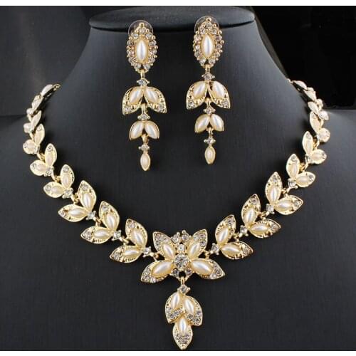 Jiayijiaduo Womens Jewelry Gold Color Necklace Earrings Imitation Pearl Butterfly Necklace Jewelry Dress