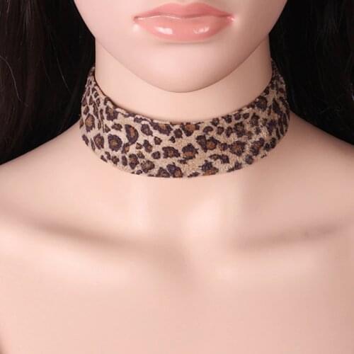 2018 New Fashion Leopard Chokers Necklaces for Women Girls Velvet Chunky Statement Necklace Female Travel Collar Necklace