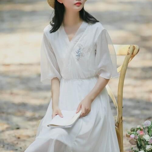 Warehouse distribution price is not lower than the pure and fresh and pure white spot scene shooting 】 【 dresses