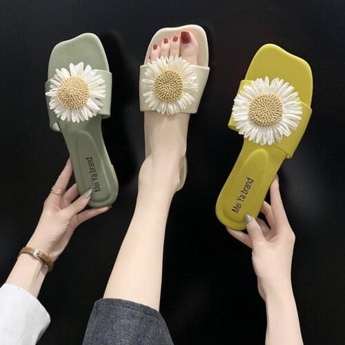 2020 New Design Summer Outer Wear Slippers Small Daisies Beach Drag Woman Shoes Flat with Leisure Slides Fashion Flower Fresh