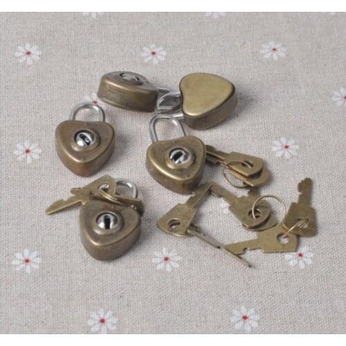 500pcs Vintage Heart Shape Romantic Antique Style Mini Archaize Padlocks Key Lock With key Valentines Day Gift