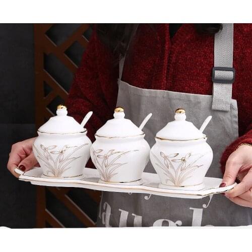 Creative salt shaker sugar bowl for spice storage container / storage pot ceramic seasoning pot home White gold stroke