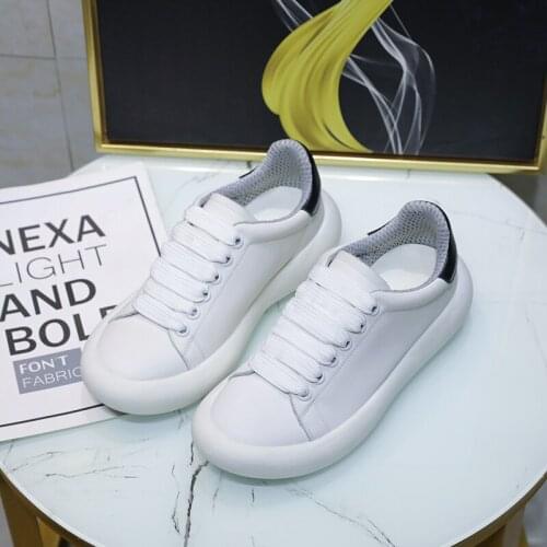 Designer White Shoes Woman Flat Platform Sneakers Women Casual Comfortable Zapatos De Mujer Lace Up Brand Leather Ladies Shoes