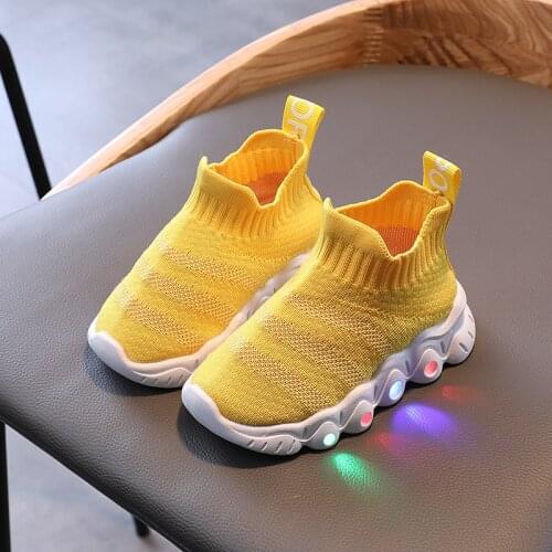 Kids Glowing Sports Shoes LED Light Children Sneakers Comfortable Breathable Boys and Girls Mesh Soft Sole Baby Luminous Shoes