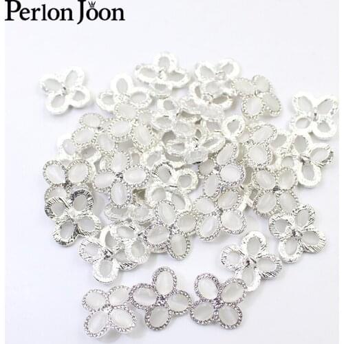 20pcs 20mm silver four-leaf clover rhinestone crystal buttons suitable for fashionable womens dress jacket accessories NK083