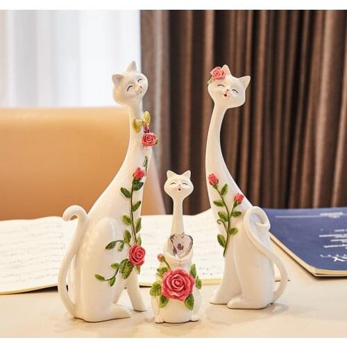 European Resin Three Rose Cat Accessories Wedding Gifts Home Livingroom Figurines Decoration Office Desktop Ornaments Crafts