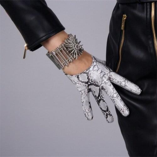 Fashion Ladies Gloves 13cm Patent Leather Ultra Short Simulation Leather PU Leather Gloves Bright Skin Python Pattern TB79