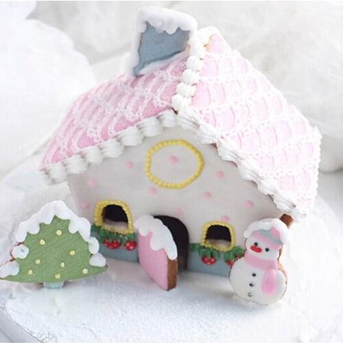Creative 8 Pcs/set 3D Plastic Gingerbread House Christmas Cake Cookie Cutters Set Biscuit Mold Fondant Cutter Baking Tool