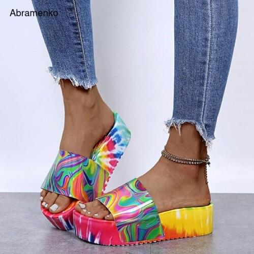 Summer Women Slippers 2020 Womens Print Flat Platform Rainbow Color Woman Outdoor Beach Shoes Ladies Slides Womens Big Size