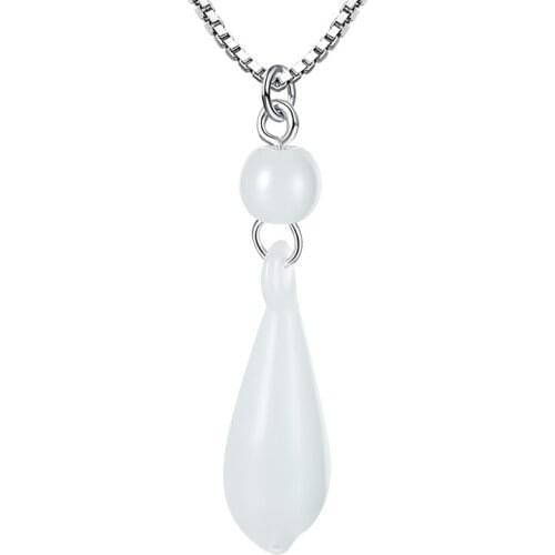 New Trend Magnolia Flower Pendant Necklaces Elegant Women Natural Stone Clavicle Chain Fashion Party Jewelry