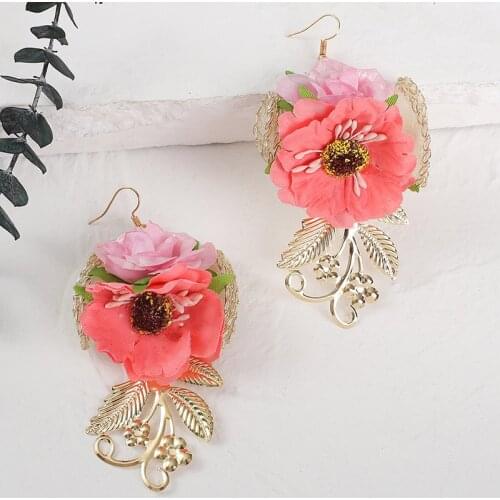 Fashion Ladies Bohemian Pink Yarn Fabric Flower Drop Earrings For Women Gold Color Hollow Metal Plant Dangle Earring Jewelry