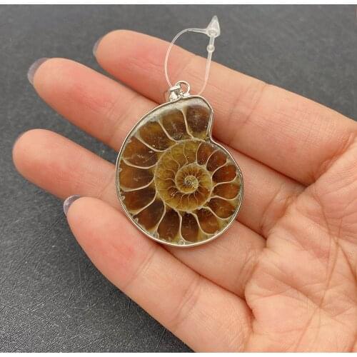 Natural Shell Pendant Snail Shape Conch Metal Edging Pendant for DIY Necklace Jewelry Making Wholesale Designer Necklace Charm