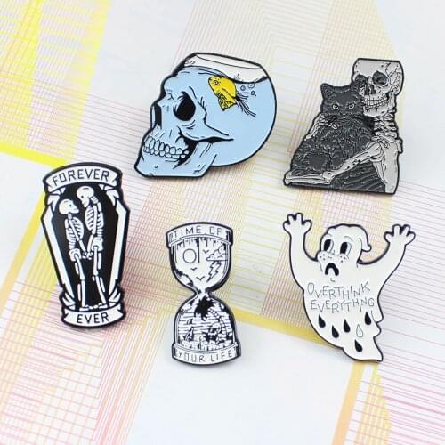 Blue Skeleton Fishbowl Brooch Halloween Party Gift Ghost Creative Your Life Hourglass Enamel Pins Embrace Skulls Brooches