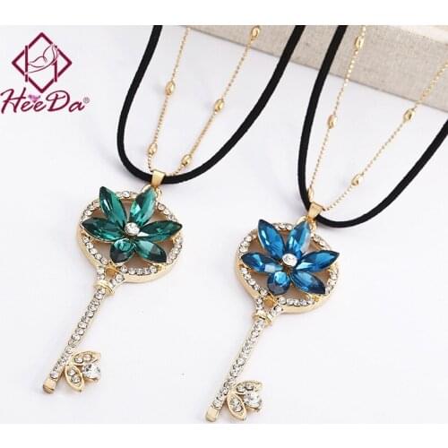Korean Fashion Elegant Set Auger Key Pendant Necklaces for Women Shiny Crystal Long Sweater Chain 2020 New Jewelry on the Neck