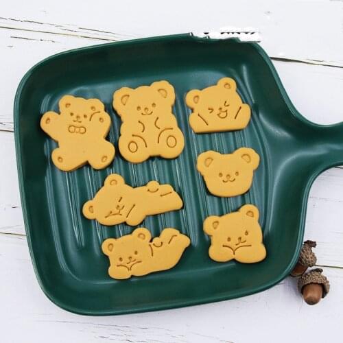 Plastic Cookie Stamp Mold Cartoon Biscuit Cutter 3D Bear Molds Baking Tools Party Baking Mold Kitchen Tools