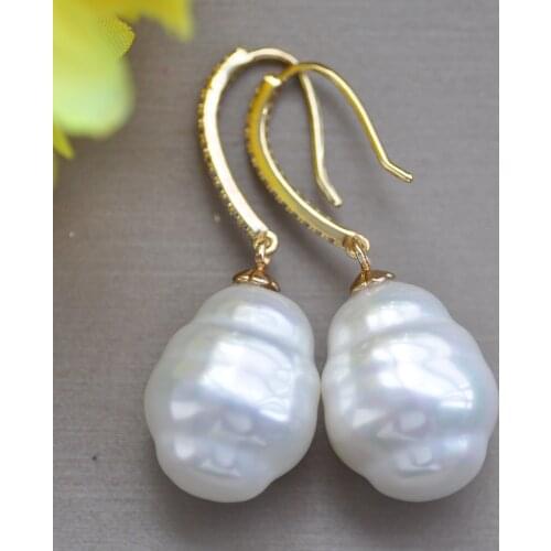 Z10494 21mm White Honeycomb Shell Pearl CZ Dangle Earring