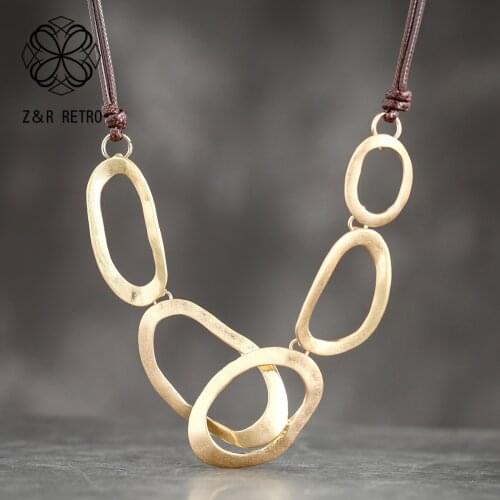 2021 Zinc Alloy Statement Suspension Decoration Neck Chokers Vintage Jewelry Necklaces & Pendants Women Best Friends Accessories