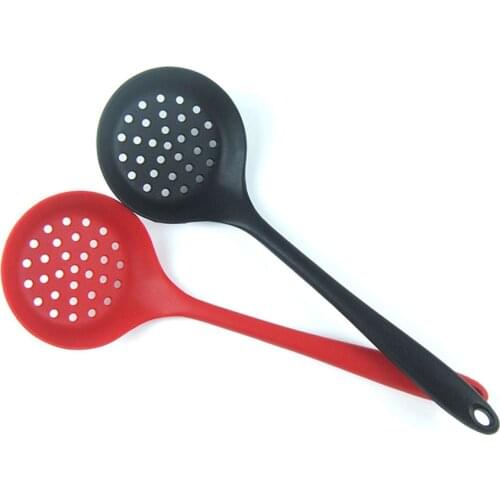 1 Pc Silicone Slotted Skimmer Spatula Silicone Slotted Spoon Skimmer Spoon Strainer Ladle with Long Handle