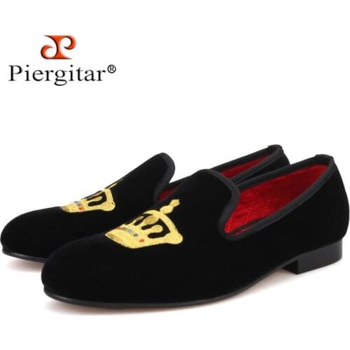 Piergitar Colorful colors velvet Aristocratic Crown Embroidery Men Classic loafers British style Men Smoking Slippers plus size