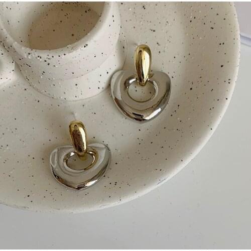 Kpop Punk Cool Hit-Color Hollow Heart Stud Earrings for Women Girl Vintage Gold Silver Color Lovely Apple Pattern Earing Jewelry