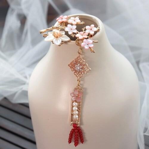 Pink Flower Brooch With Tassel Gold Plated Women Accessories Freshwater Shell Brooches Wedding Bridal Jewelry