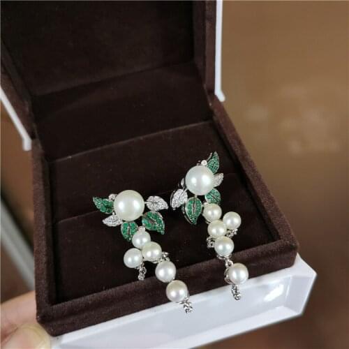 New Natural Pearl Earrings Green Zircon Inlay Fashion Earrings for Girlfriend in Leaf Design Elegant Drop Earrings Jewelry Gifts