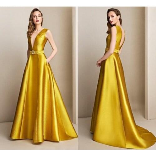 Simple GSatin Celebrity Dresses Sexy V Neck A Line Backless Sweep Train Evening Party Dress Prom Formal Gowns Robes De Soirée