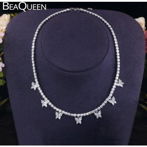 BeaQueen Chokers On The Neck