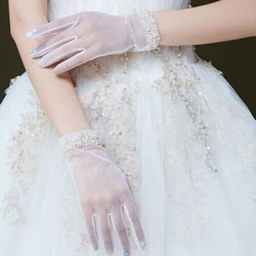 New Women Elegant Lace Gloves Pearls Ultra-Thin Short Style Elegant Female White Mesh Transparent Glove Party Opera Gloves