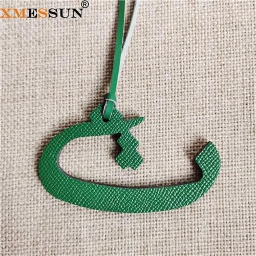 XMESSUN New Fashion Arabic Letters Charm Luxury Genuine Leather Character Alphabet Keychain Backpack Pendant Ladies Women Charm