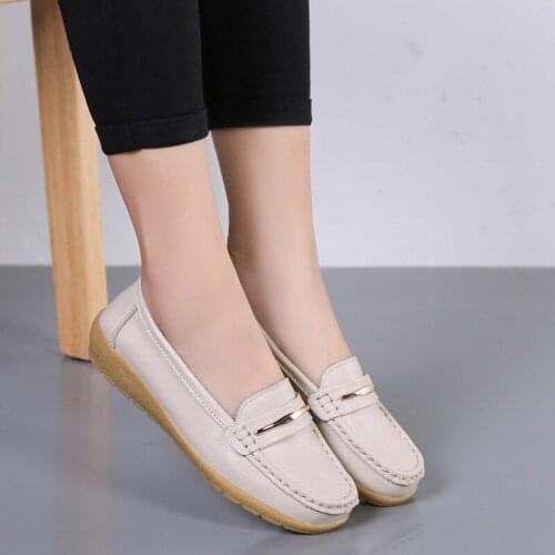 2020 New Genuine Leather Shoes Woman Slip On Women Flats Moccasins Womens Loafers Spring Autumn Mother Shoe Big Size 35-44